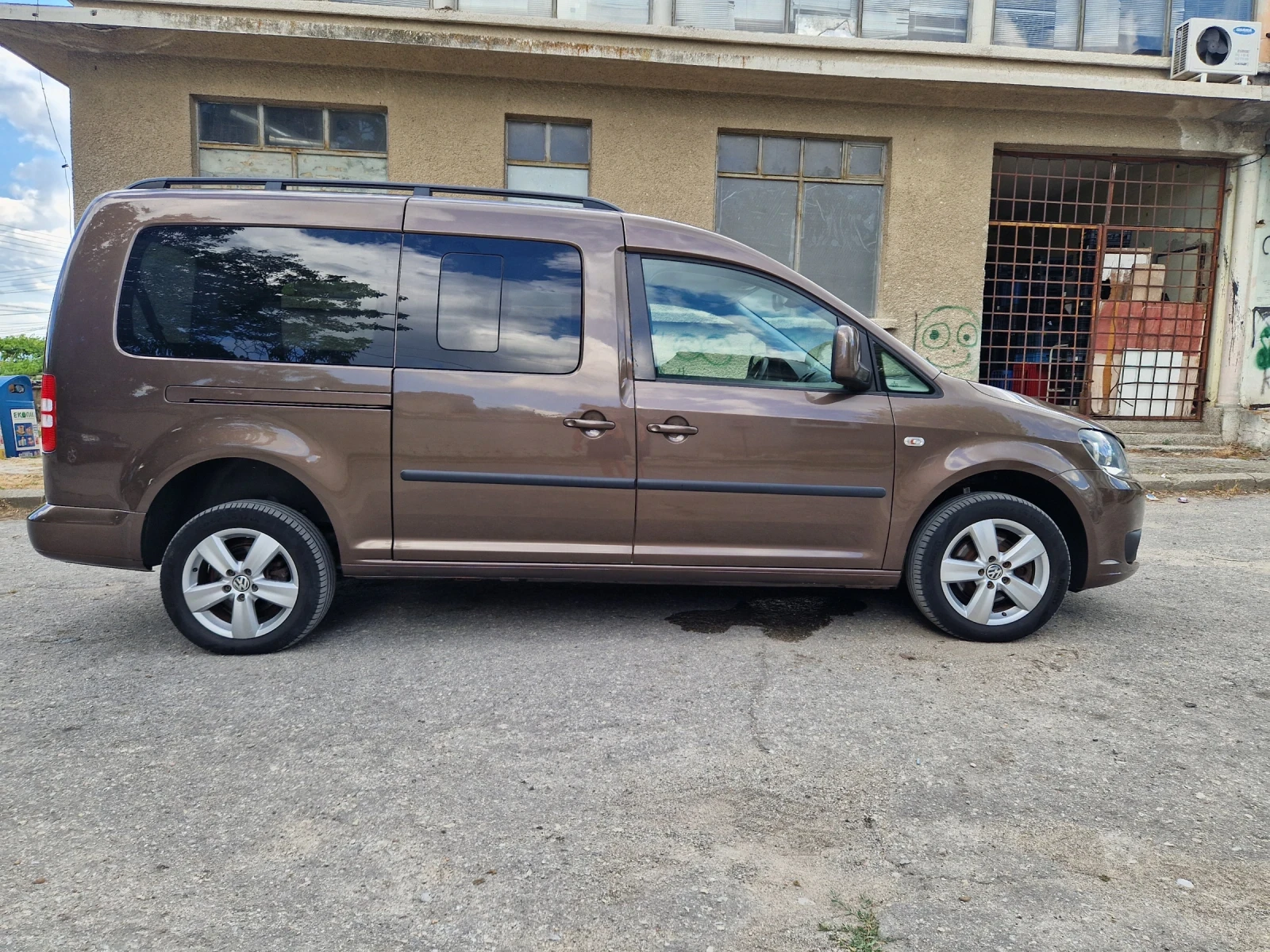 VW Caddy 2.0 TDI 4X4 7места, снимка 6 - Бусове и автобуси - 54793535