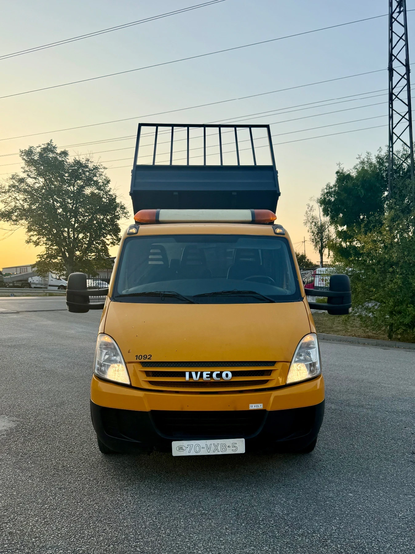 Iveco 35c15 Оригинален Тристранен Самосвал, снимка 2 - Бусове и автобуси - 56077669