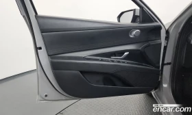 Hyundai Elantra 1.6 Smart, снимка 14