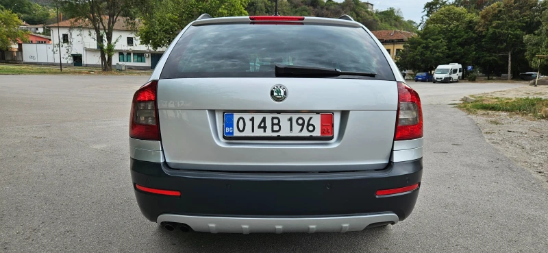 Skoda Octavia SCOUT* 4X4* 2.0TDI* 140кс* НАВИГАЦИЯ* EВРО4* НОВ В, снимка 5 - Автомобили и джипове - 46991549