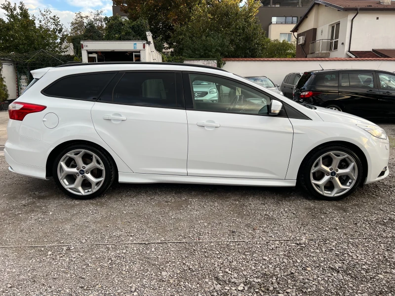 Ford Focus ST 250k.c. 199187км./Серв. история/ТОП СЪСТОЯНИЕ/, снимка 6 - Автомобили и джипове - 47459618