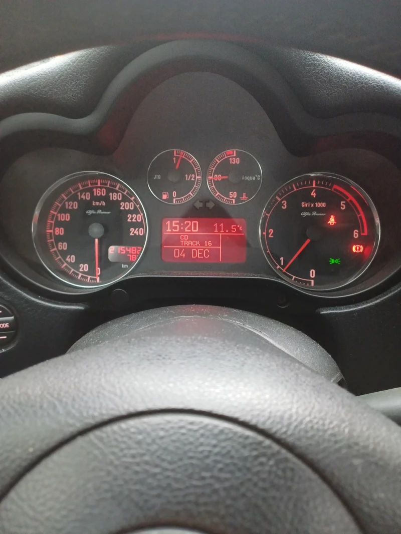 Alfa Romeo 147 1.9 JTD, снимка 3 - Автомобили и джипове - 48283259