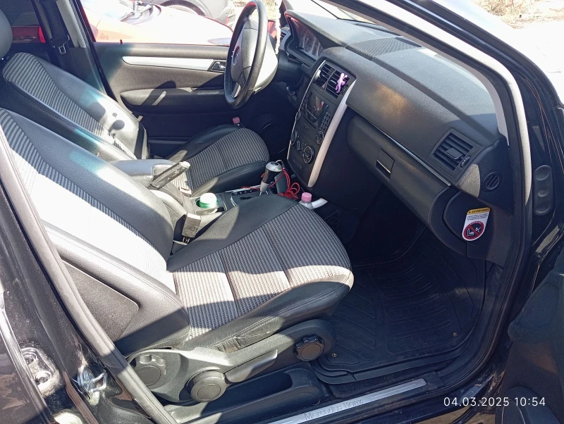 Mercedes-Benz B 200 Sport, снимка 5 - Автомобили и джипове - 49355965