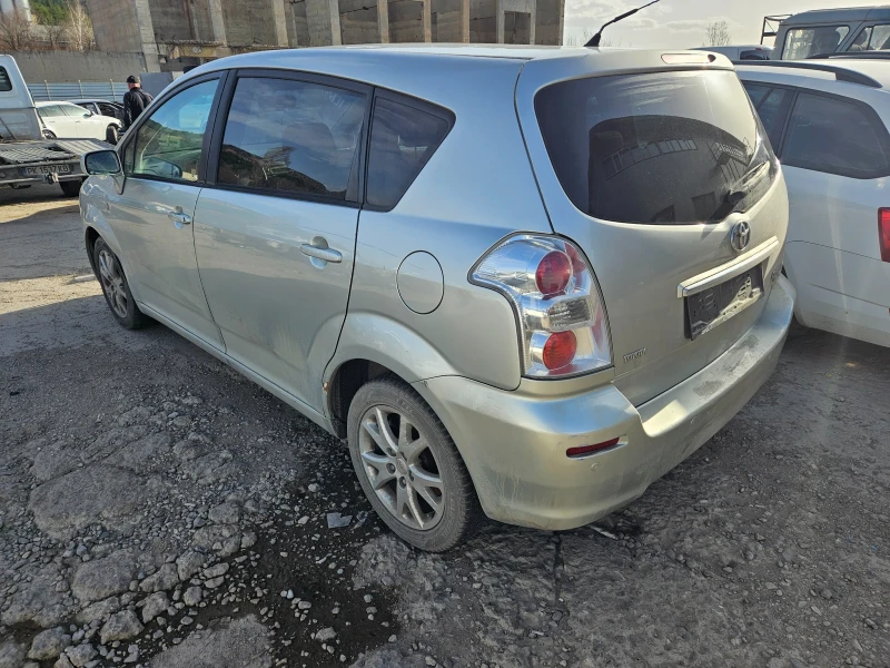 Toyota Verso 1.6benzin -110ks - 2010god-3ZZ FE, снимка 5 - Автомобили и джипове - 49512152