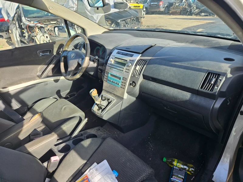 Toyota Verso 1.6benzin -110ks - 2010god-3ZZ FE, снимка 9 - Автомобили и джипове - 49512152