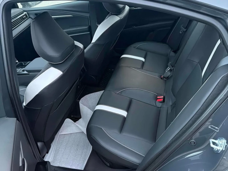 Toyota Camry * SE * CARFAX * БЕЗ ПЪРВОНАЧАЛНА ВНОСКА, снимка 11 - Автомобили и джипове - 52903813