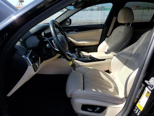 BMW 530 XI ПОДГРЕВ* HEAD UP* HARMAN/kardon* , снимка 8 - Автомобили и джипове - 48400838