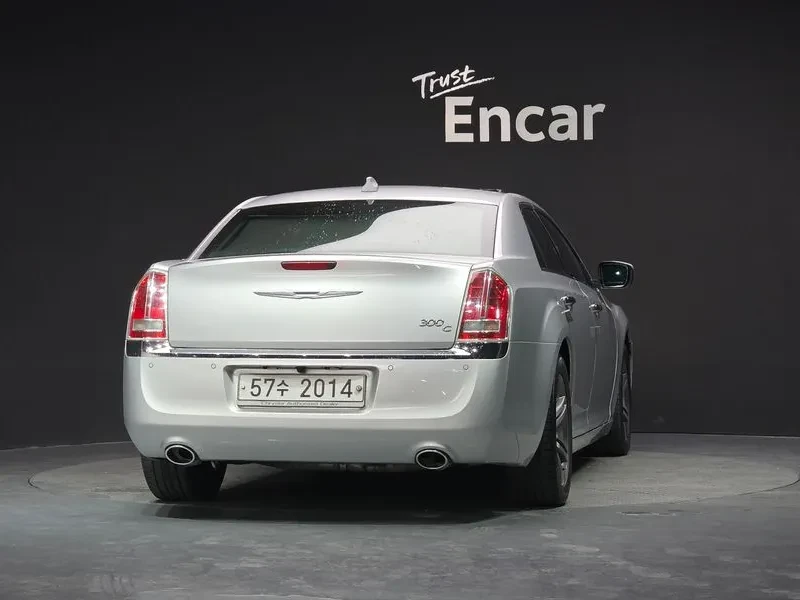 Chrysler 300c 3.5, снимка 4 - Автомобили и джипове - 54326144