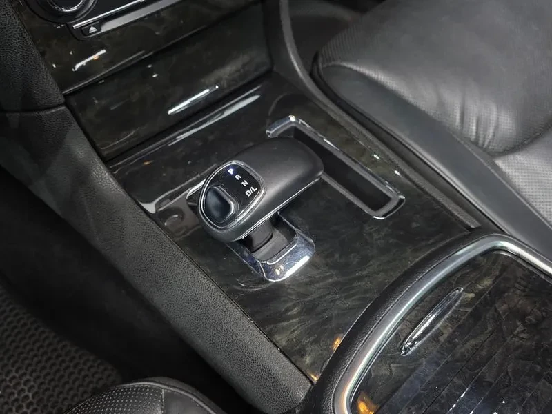 Chrysler 300c 3.5, снимка 9 - Автомобили и джипове - 54326144