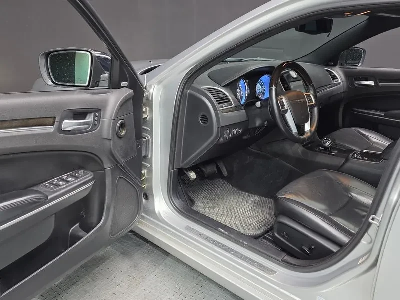 Chrysler 300c 3.5, снимка 10 - Автомобили и джипове - 54326144