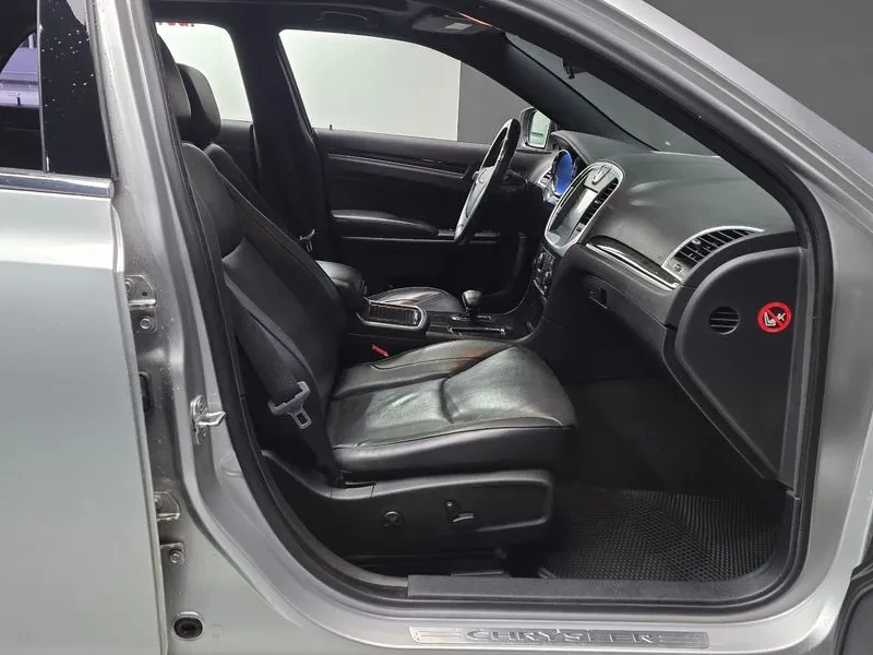 Chrysler 300c 3.5, снимка 11 - Автомобили и джипове - 54326144