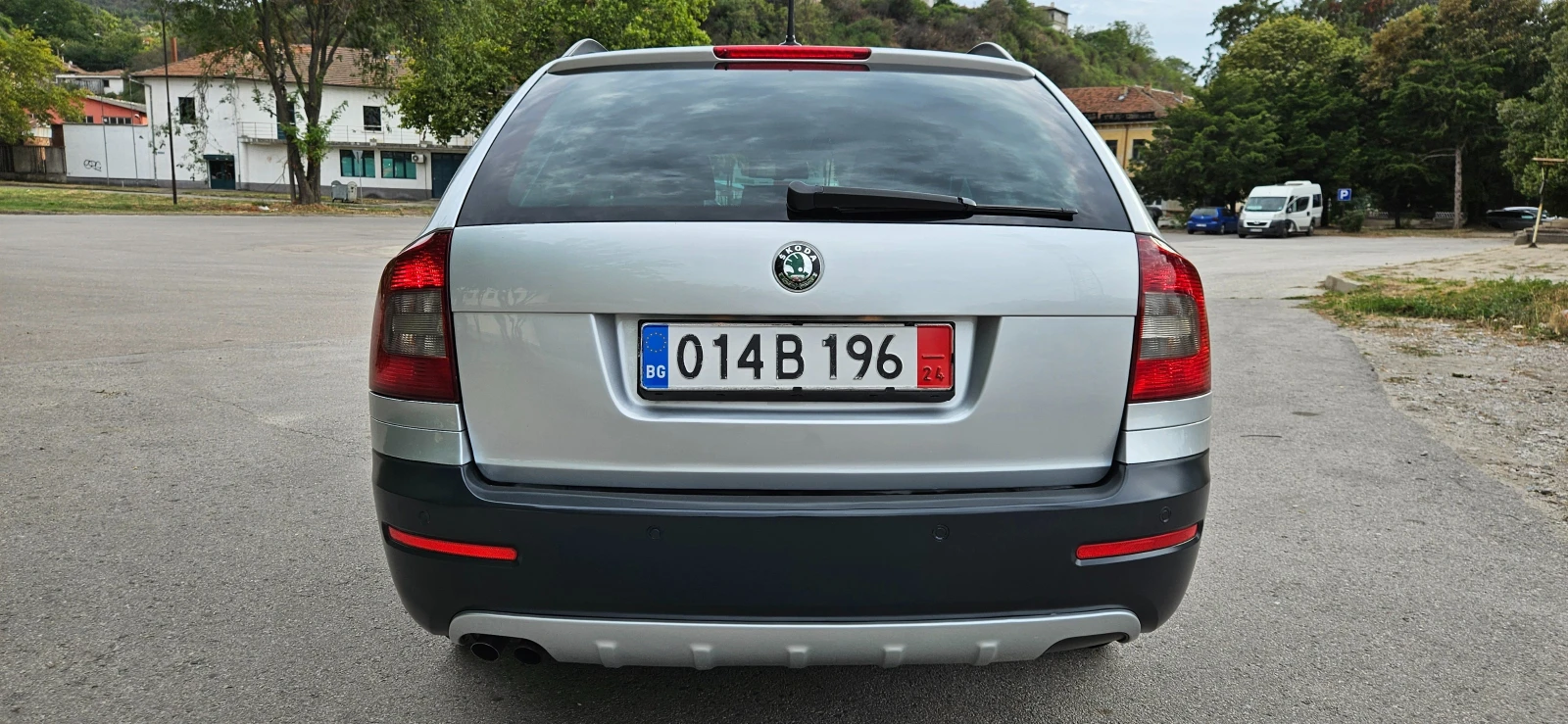 Skoda Octavia SCOUT* 4X4* 2.0TDI* 140кс* НАВИГАЦИЯ* EВРО4* НОВ В - изображение 5