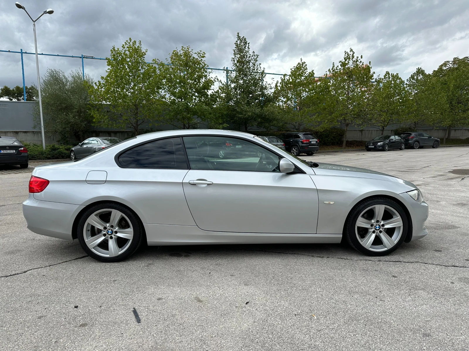 BMW 320 D  Автоматик Facelift - изображение 5