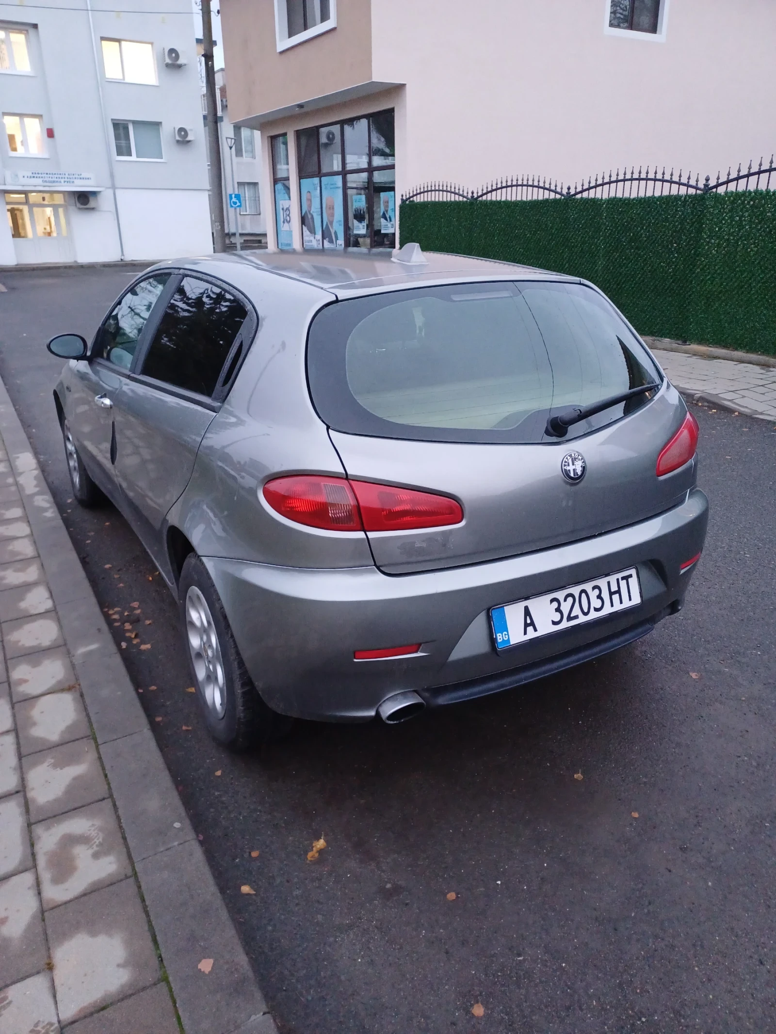 Alfa Romeo 147 1.9 JTD - изображение 2