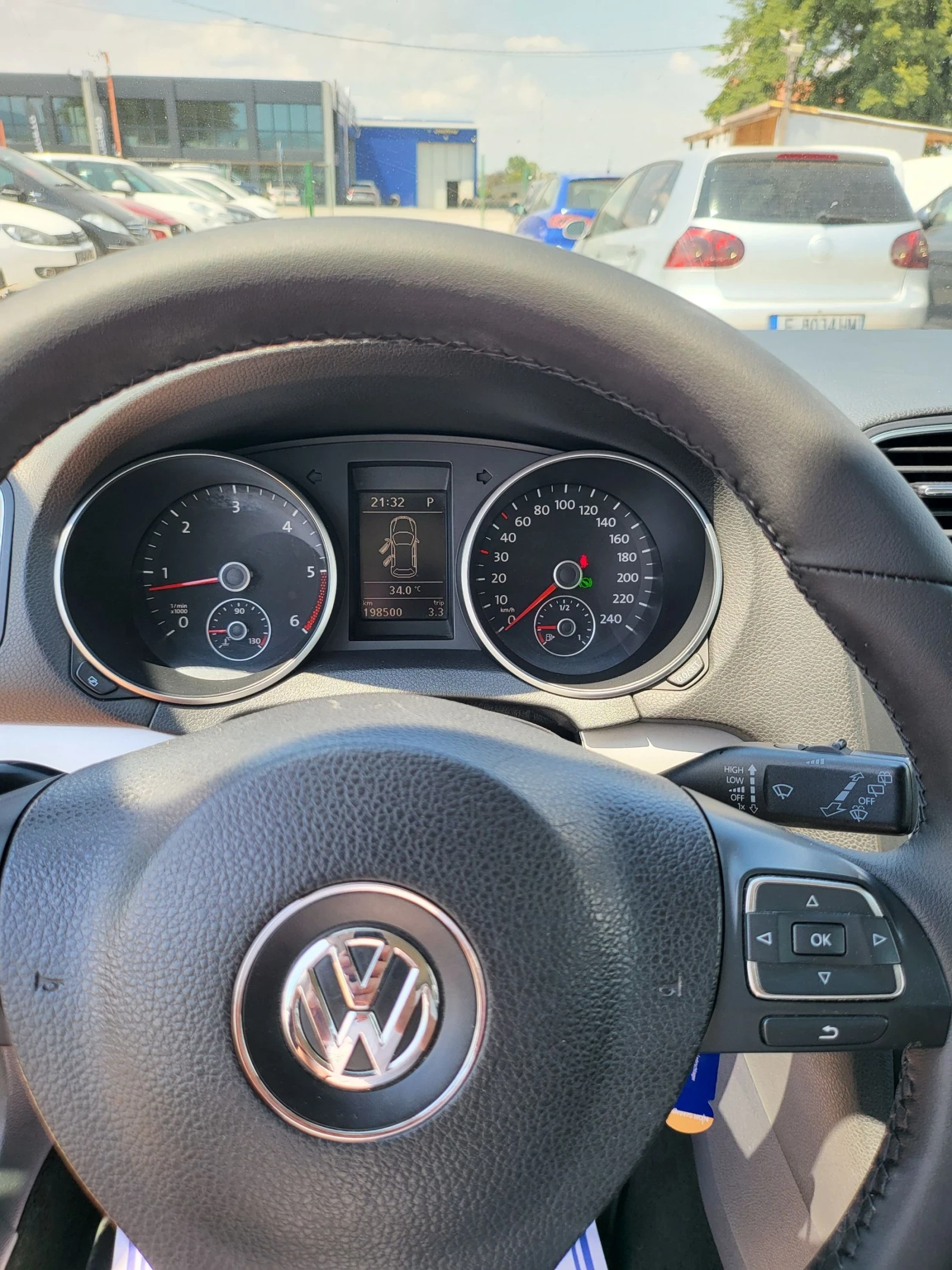 VW Golf 2.0 TDI AUTOMATIK  - изображение 10