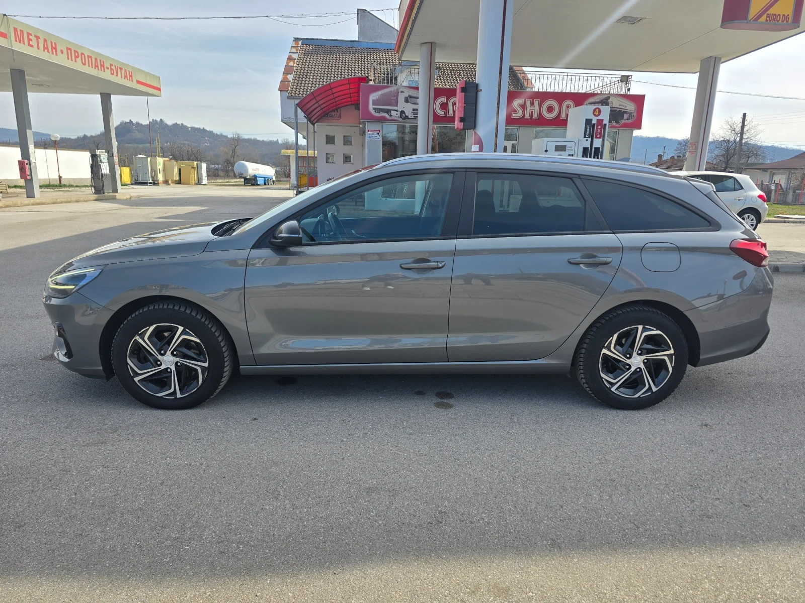 Hyundai I30 1.6, снимка 3 - Автомобили и джипове - 53865819