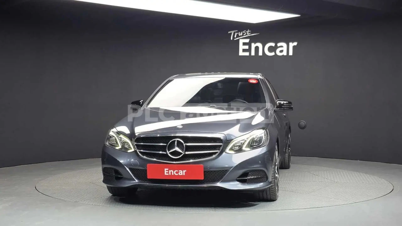 Mercedes-Benz E 220 * АВТОКРЕДИТ БЕЗ ПЪРВОНАЧАЛНА * , снимка 2 - Автомобили и джипове - 54554314