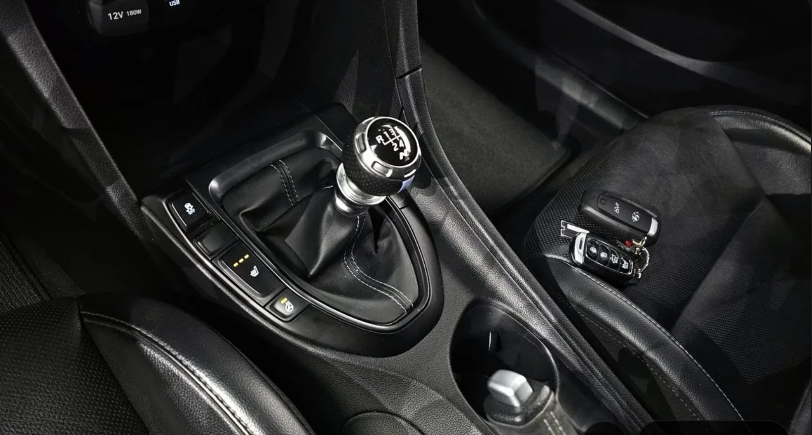 Hyundai Veloster  2.0 N* КОЖА* ПОДГРЕВ* ОБДУХВ* НАВИ* КАМЕРА, снимка 9 - Автомобили и джипове - 54763450
