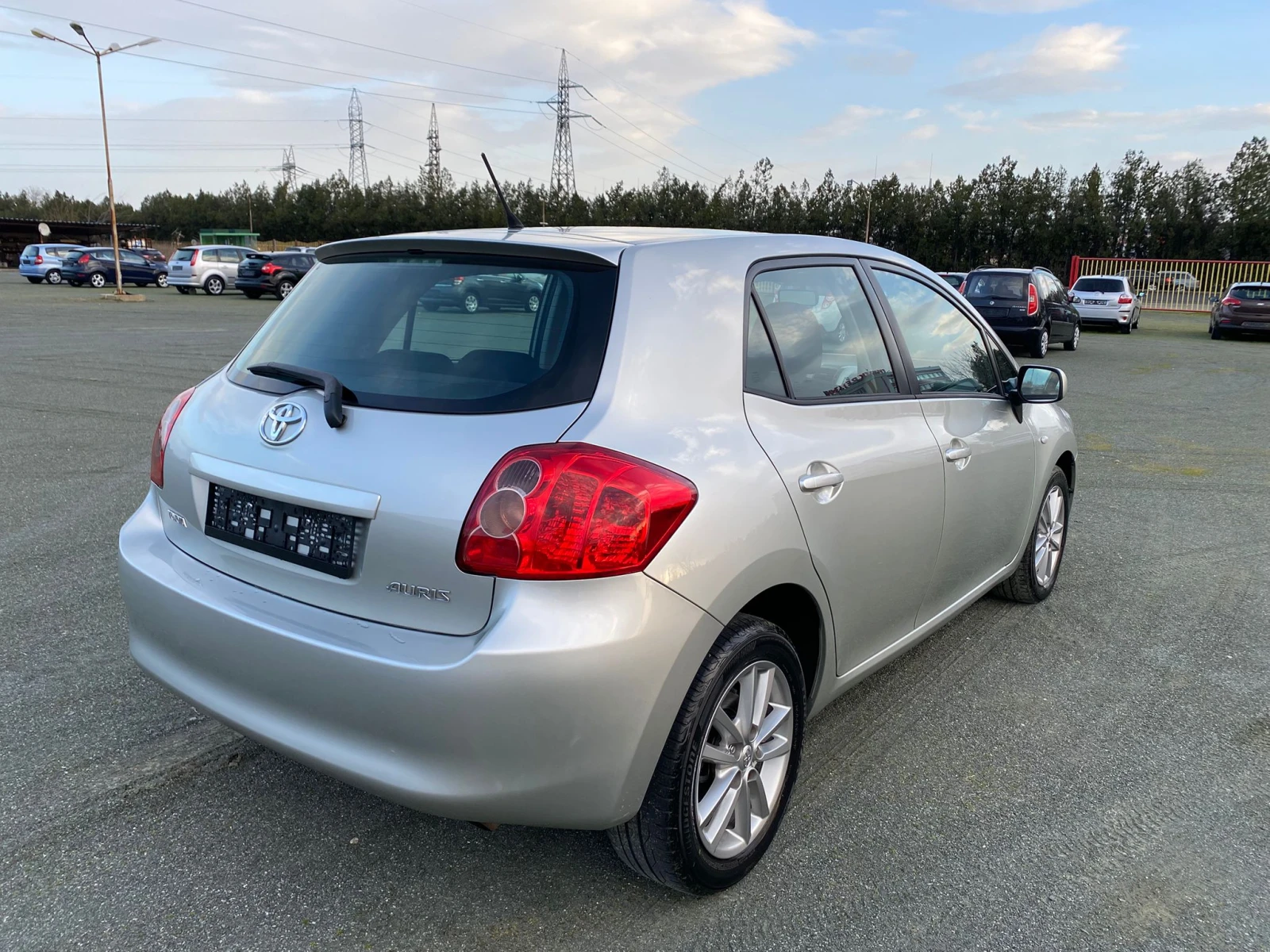 Toyota Auris, снимка 4 - Автомобили и джипове - 54828188