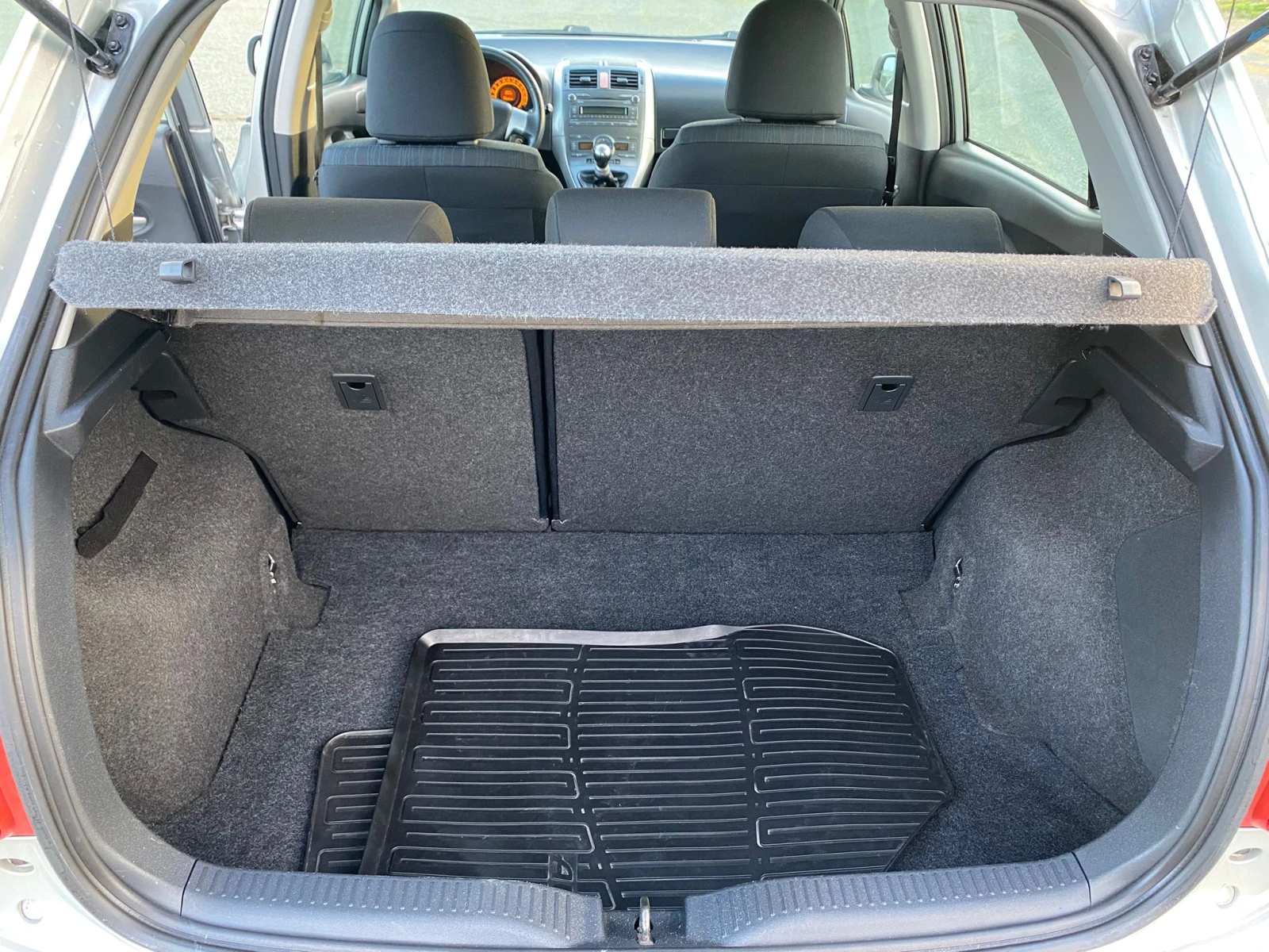 Toyota Auris, снимка 7 - Автомобили и джипове - 54828188
