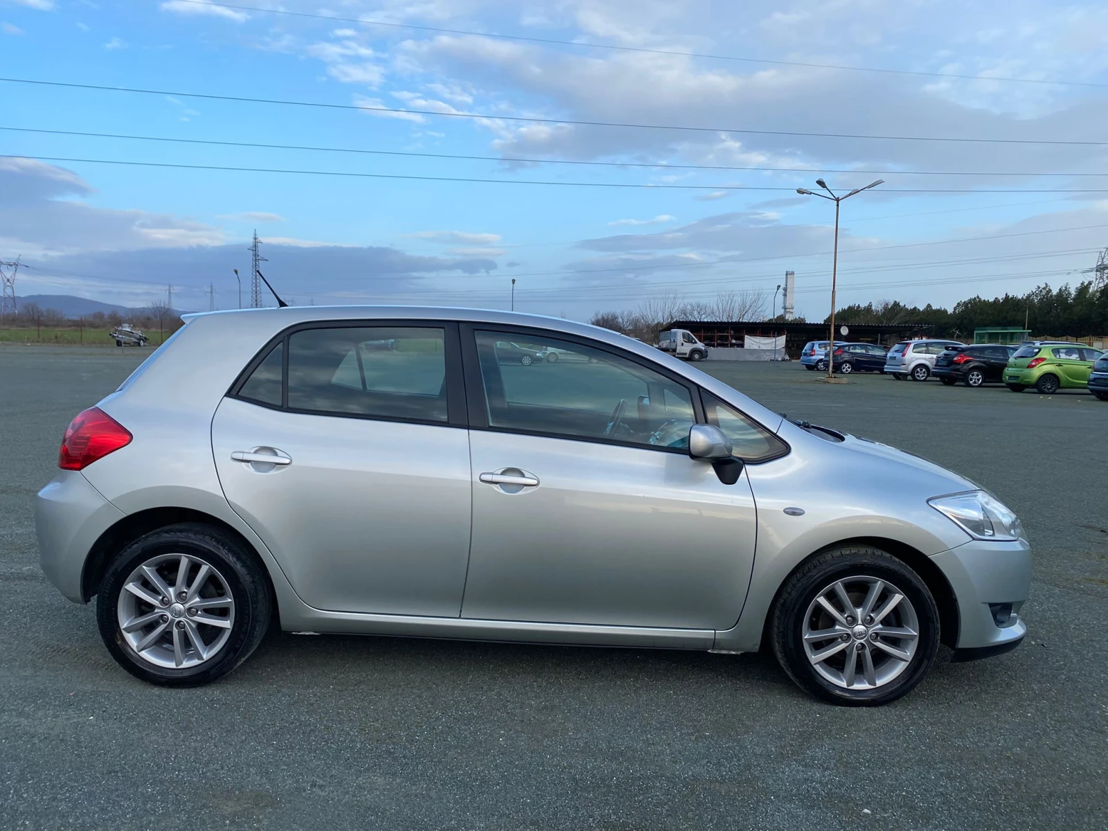 Toyota Auris, снимка 3 - Автомобили и джипове - 54828188