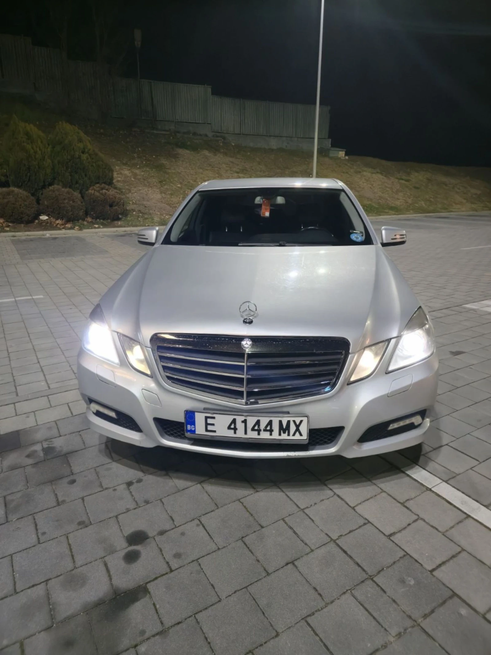 Mercedes-Benz E 250, снимка 3 - Автомобили и джипове - 54897122