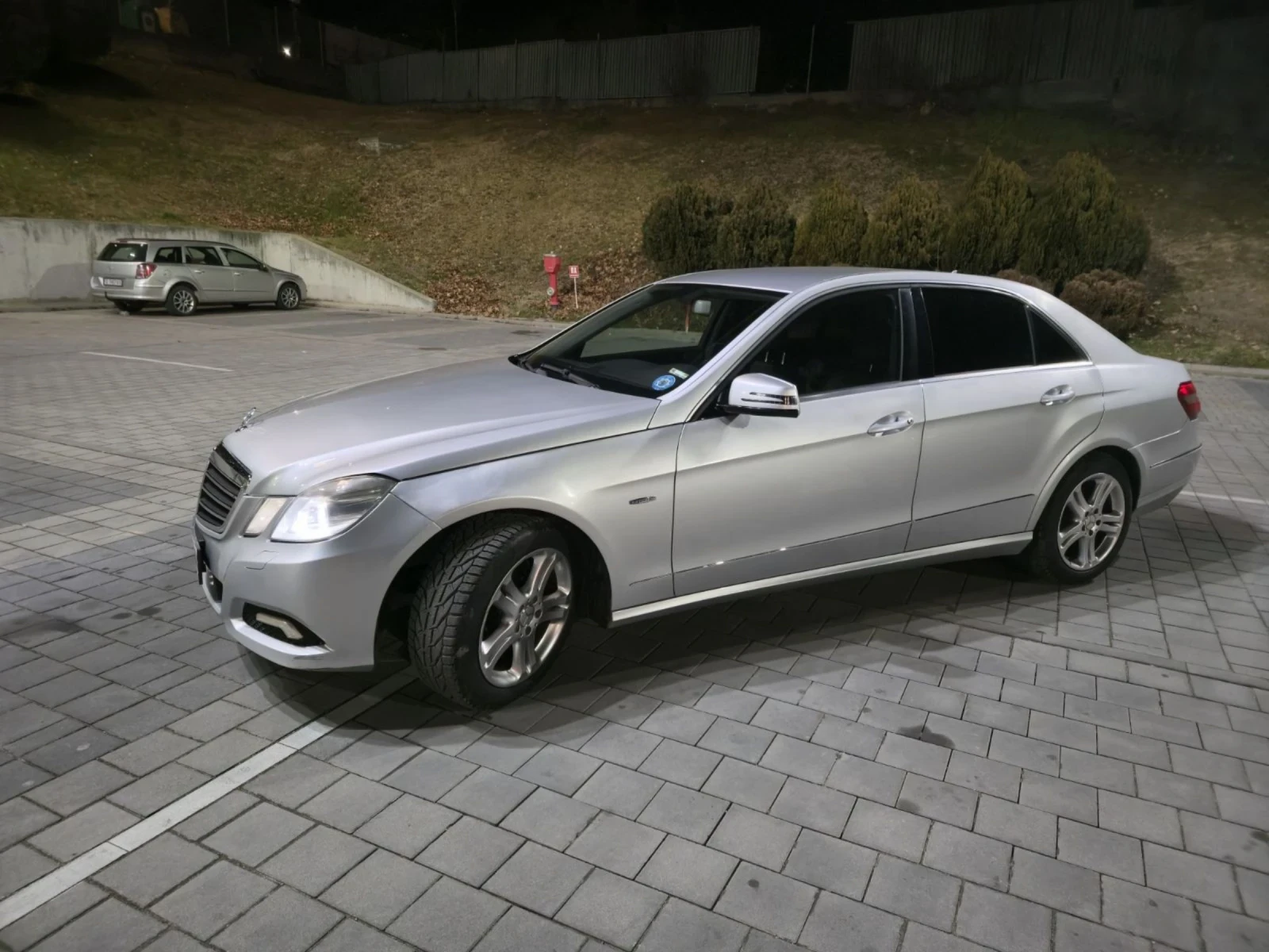 Mercedes-Benz E 250, снимка 5 - Автомобили и джипове - 54897122