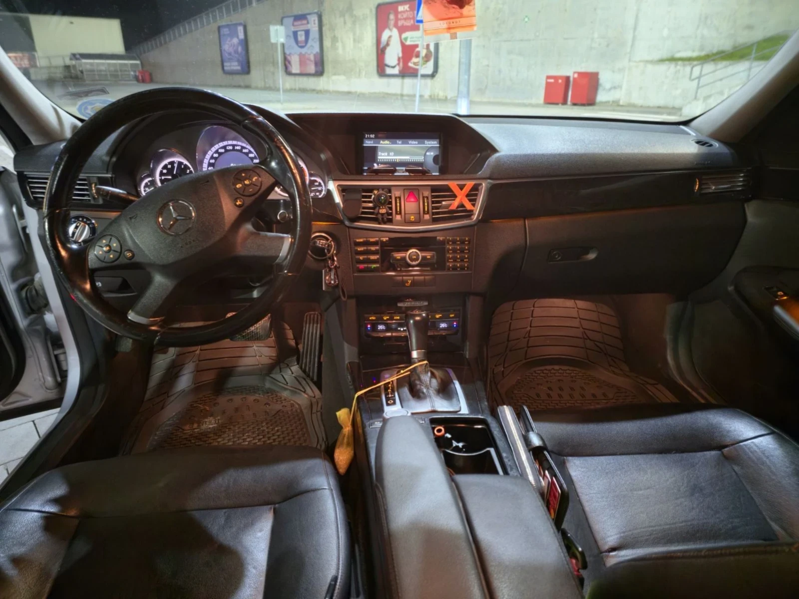 Mercedes-Benz E 250, снимка 12 - Автомобили и джипове - 54897122