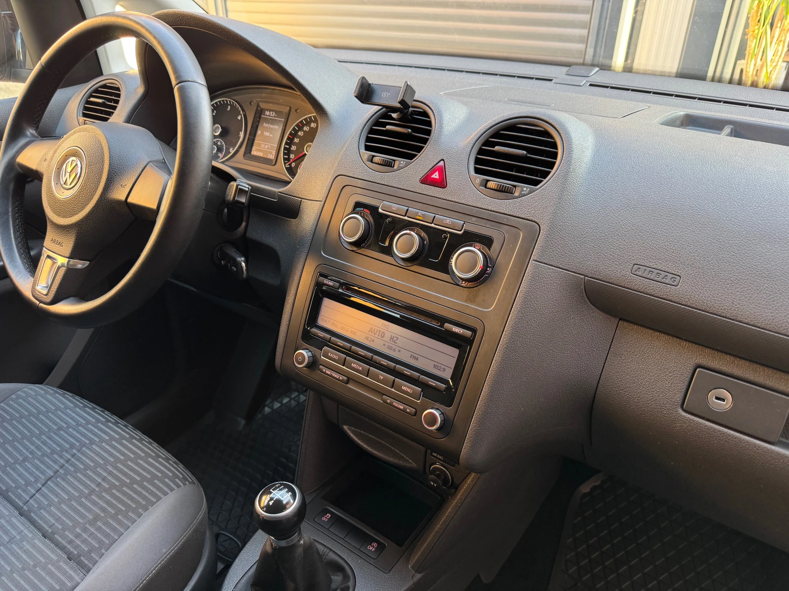 VW Caddy 1.6TDi-Maxi, снимка 12 - Автомобили и джипове - 55178334