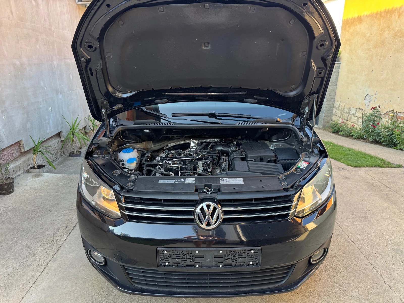 VW Caddy 1.6TDi-Maxi, снимка 17 - Автомобили и джипове - 55178334