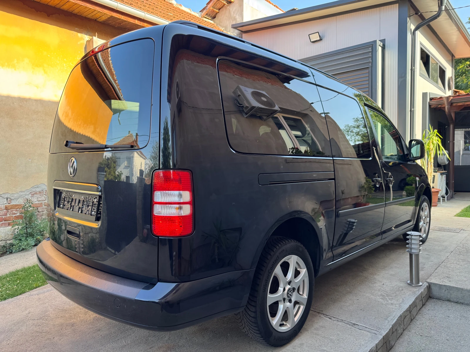 VW Caddy 1.6TDi-Maxi, снимка 2 - Автомобили и джипове - 55178334