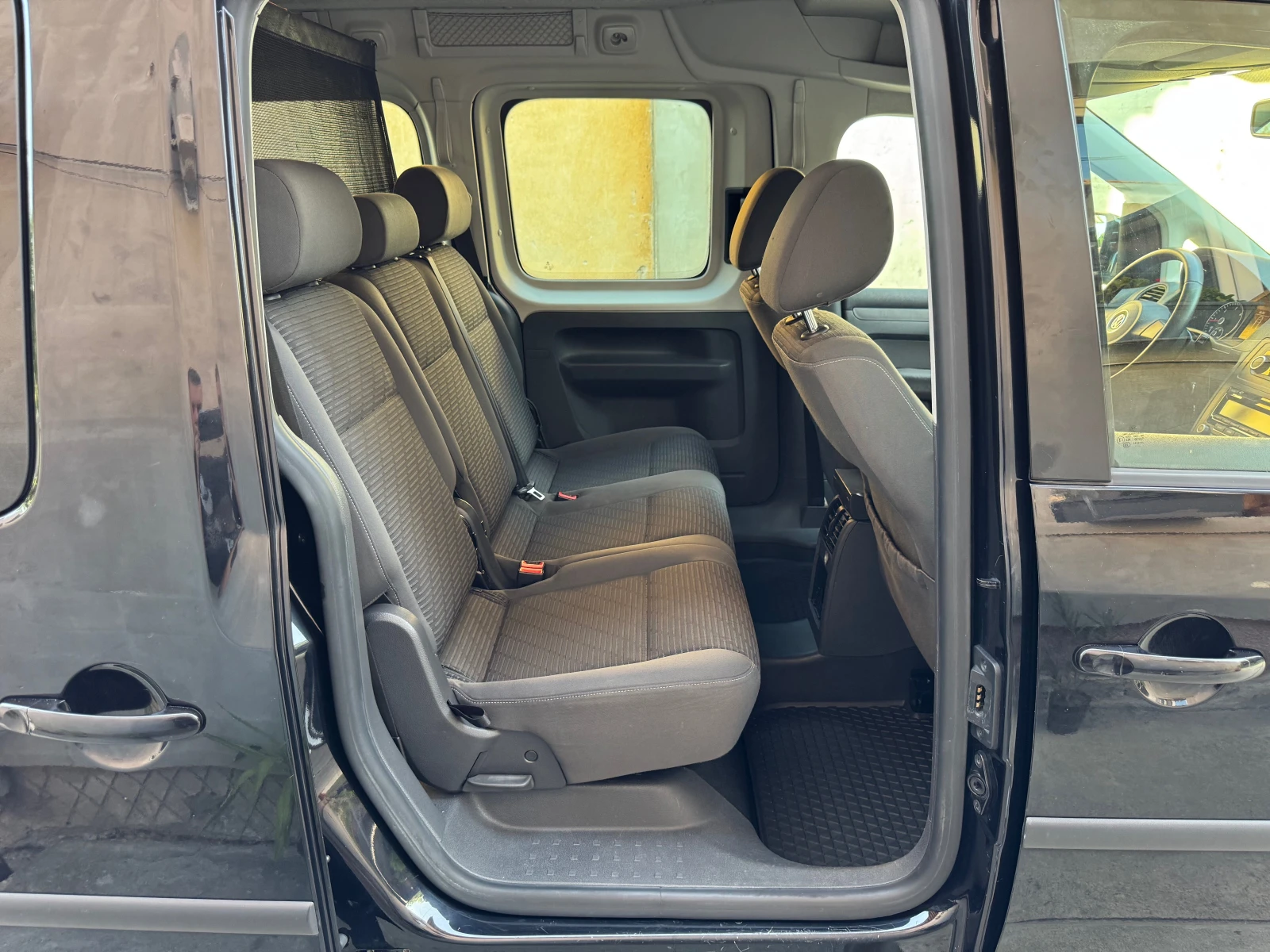 VW Caddy 1.6TDi-Maxi, снимка 14 - Автомобили и джипове - 55178334