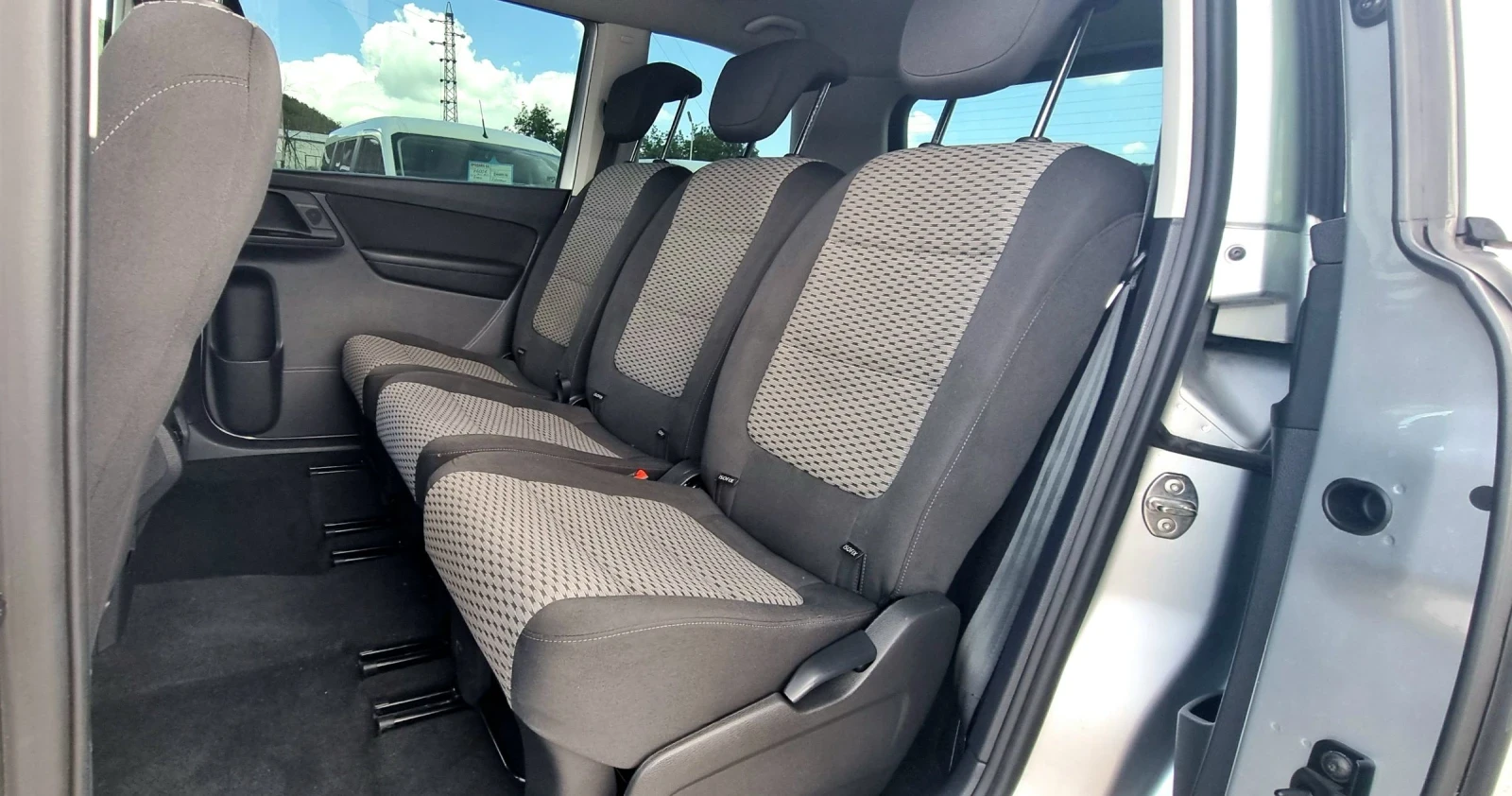 VW Sharan 2.0tdi DSG 170k.c., снимка 12 - Автомобили и джипове - 55263793