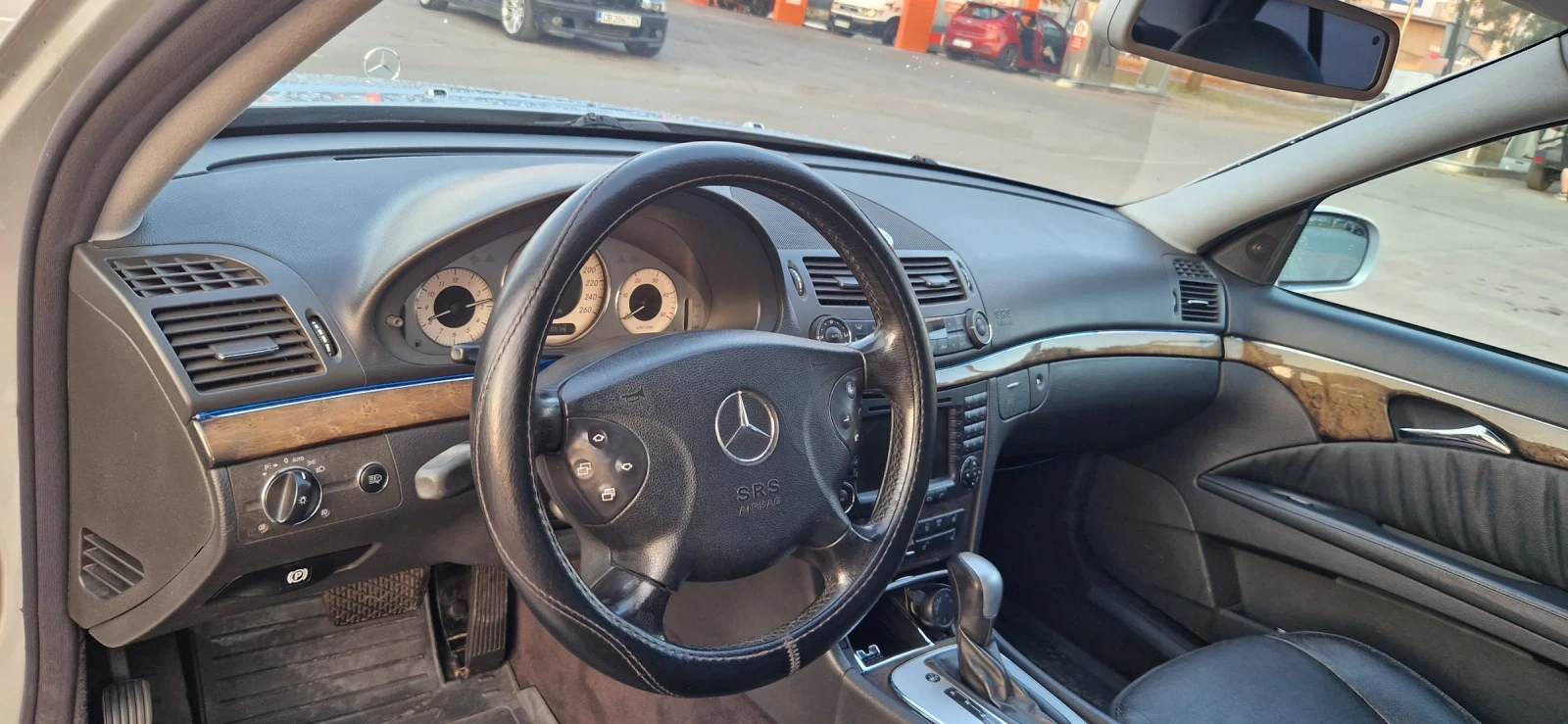 Mercedes-Benz E 280, снимка 10 - Автомобили и джипове - 55590682