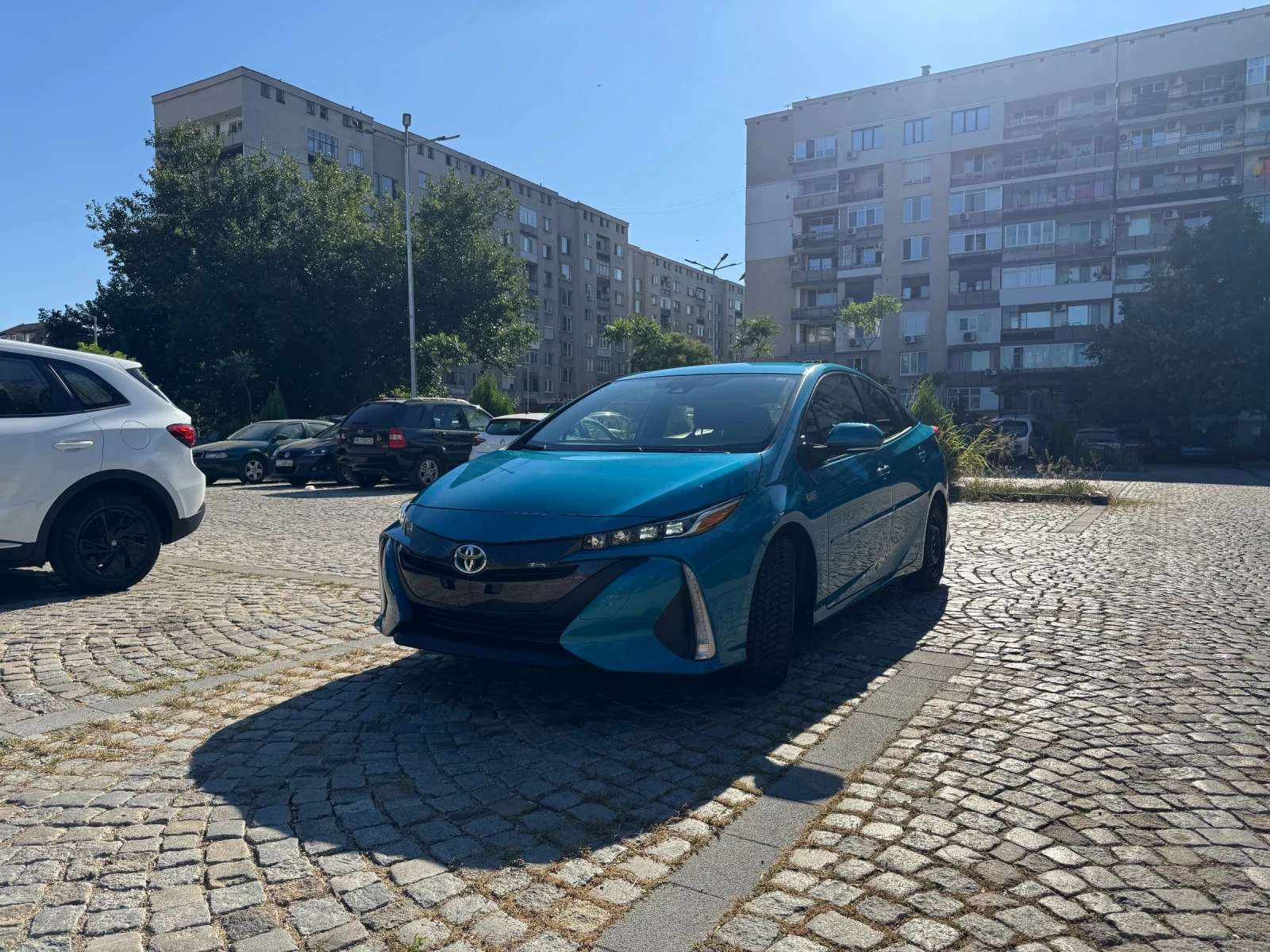 Toyota Prius Pruis plug-in hybrid , снимка 2 - Автомобили и джипове - 55682176