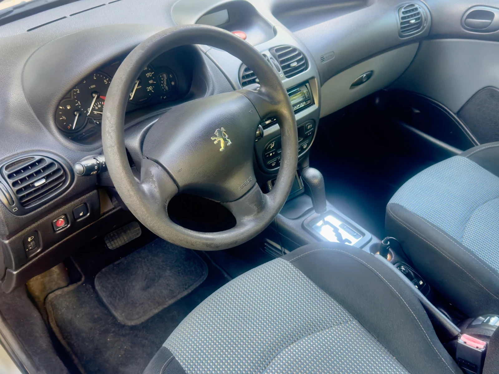Peugeot 206 206cc Автомат, снимка 3 - Автомобили и джипове - 55912698