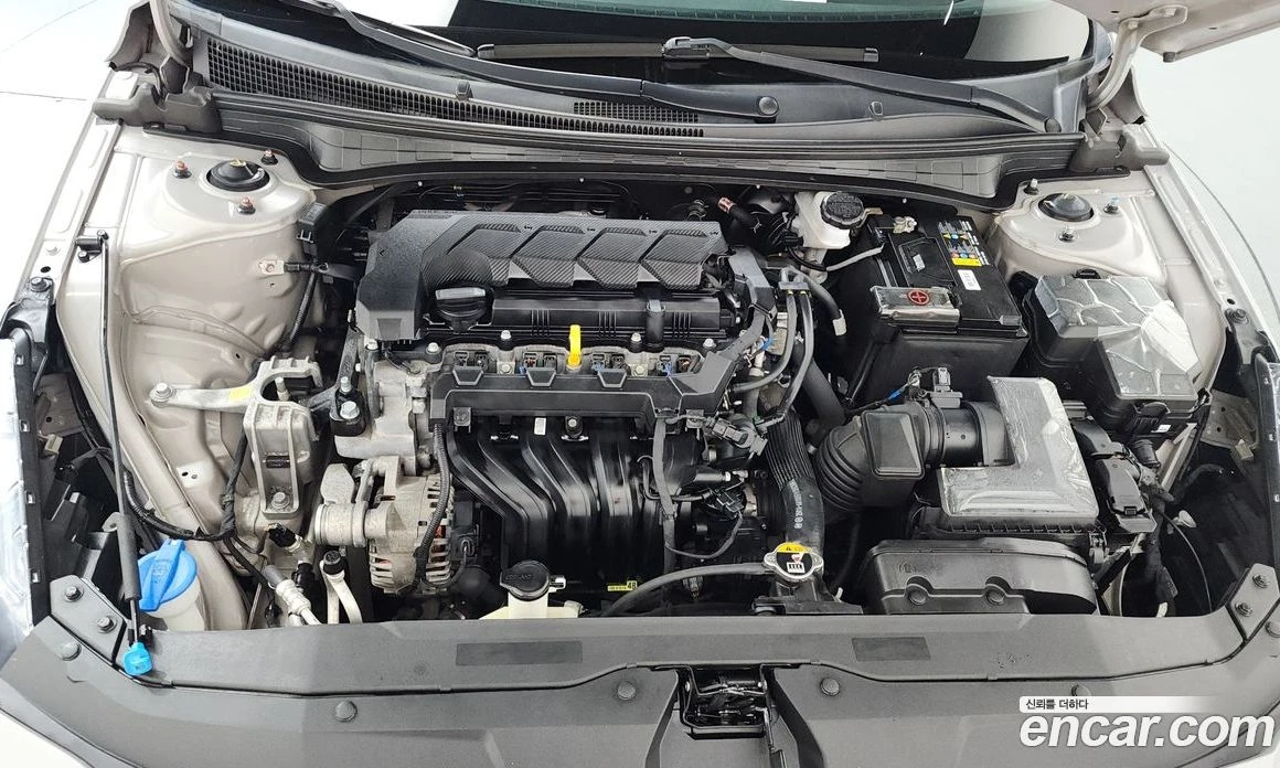 Hyundai Elantra 1.6 Smart, снимка 6 - Автомобили и джипове - 55972750