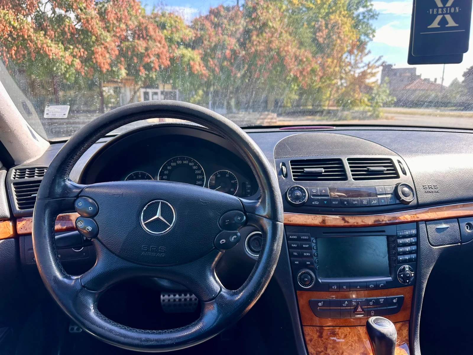 Mercedes-Benz E 320, снимка 10 - Автомобили и джипове - 56246061