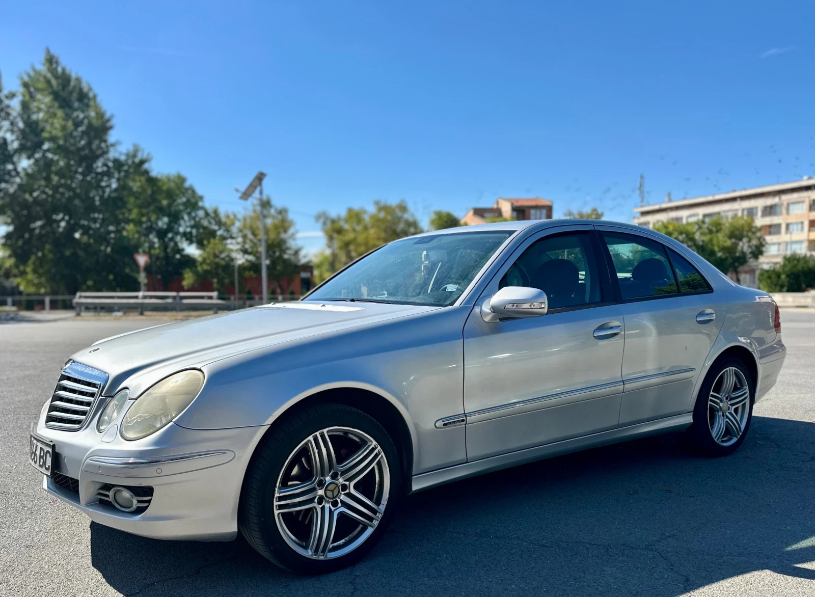 Mercedes-Benz E 320, снимка 3 - Автомобили и джипове - 56246061