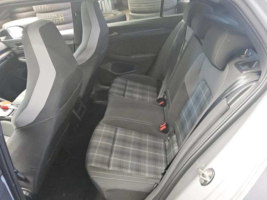 VW Golf 2.0 GTD LED Camera HeadUp Navi, снимка 6 - Автомобили и джипове - 56652368