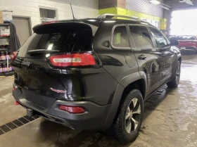 Jeep Cherokee TRAILHAWK / ПАНОРАМА / КОЖЕН САЛОН - 13200 € / 25816.96 лв. - 98738789 4