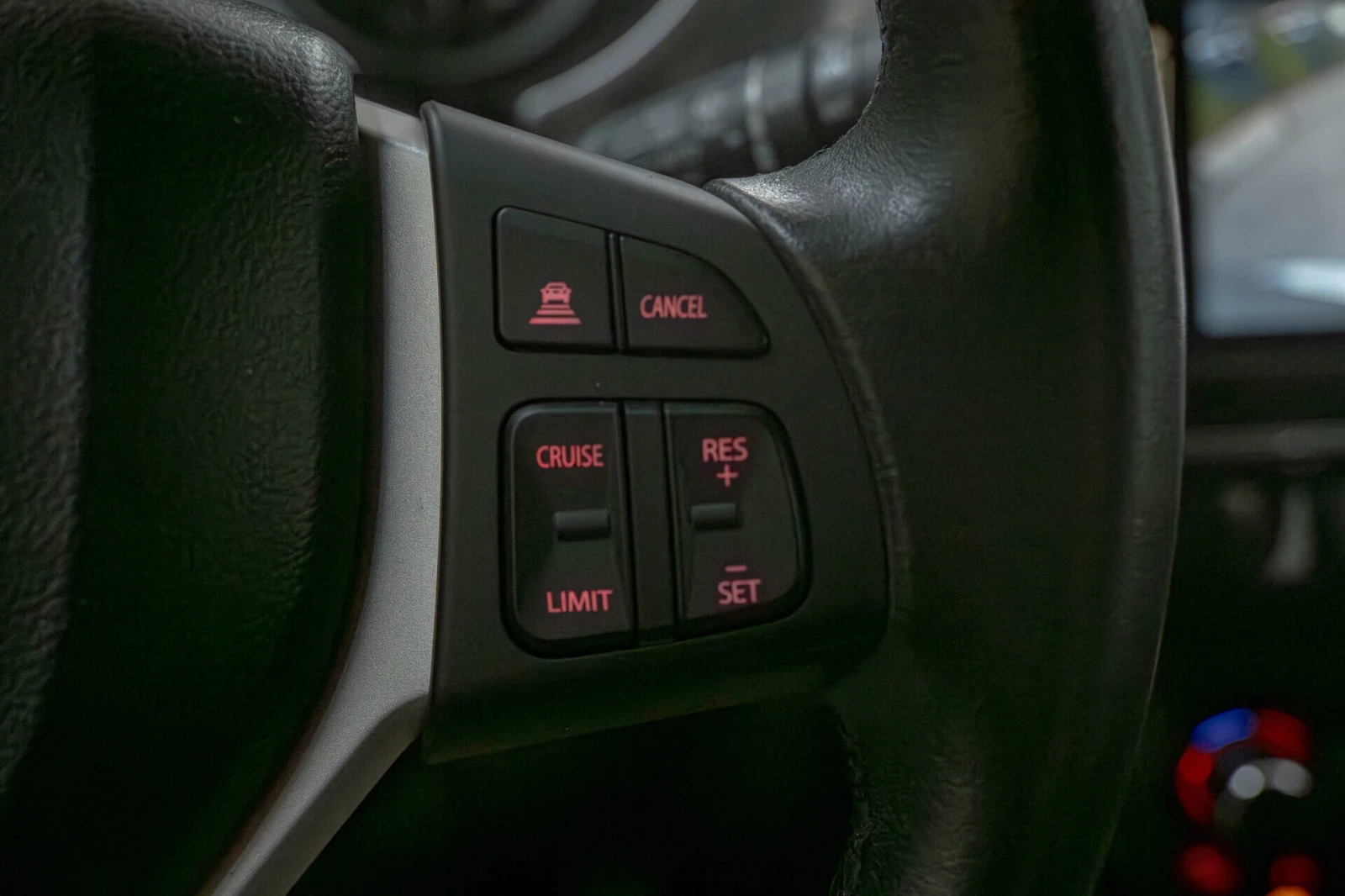 Suzuki Vitara 1.6DDIS/AllGrip/Камера/Подгрев/Xenon/ACC, снимка 12 - Автомобили и джипове - 53967168