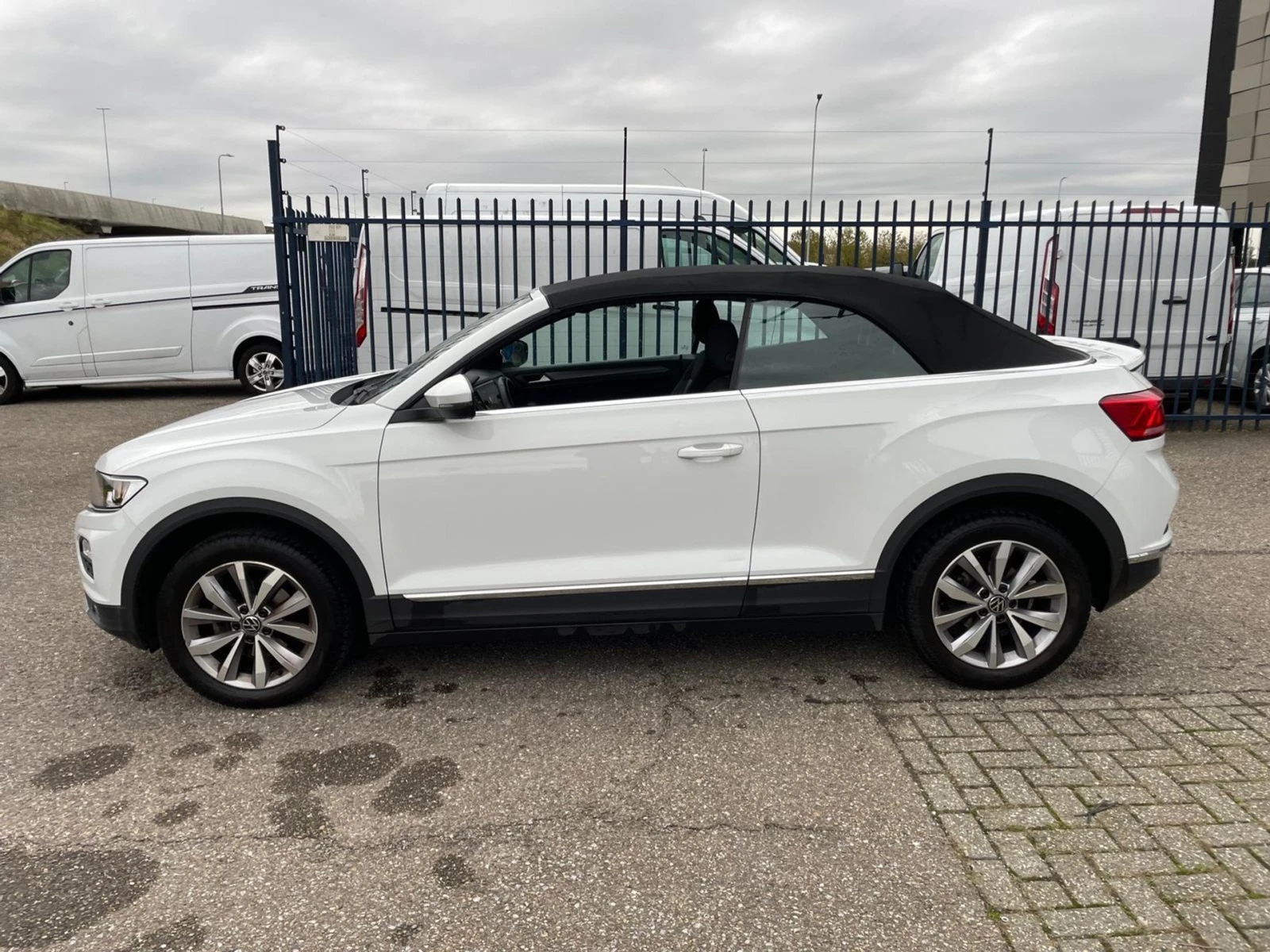 VW T-Roc 1.0 TSI Style, снимка 7 - Автомобили и джипове - 54551760