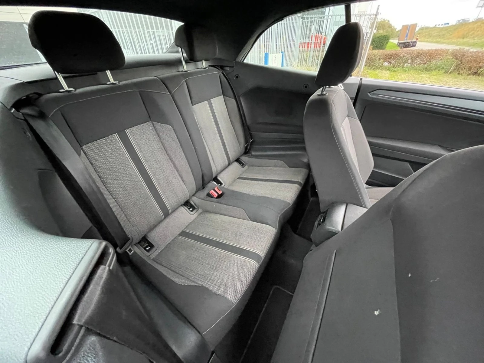 VW T-Roc 1.0 TSI Style, снимка 9 - Автомобили и джипове - 54551760