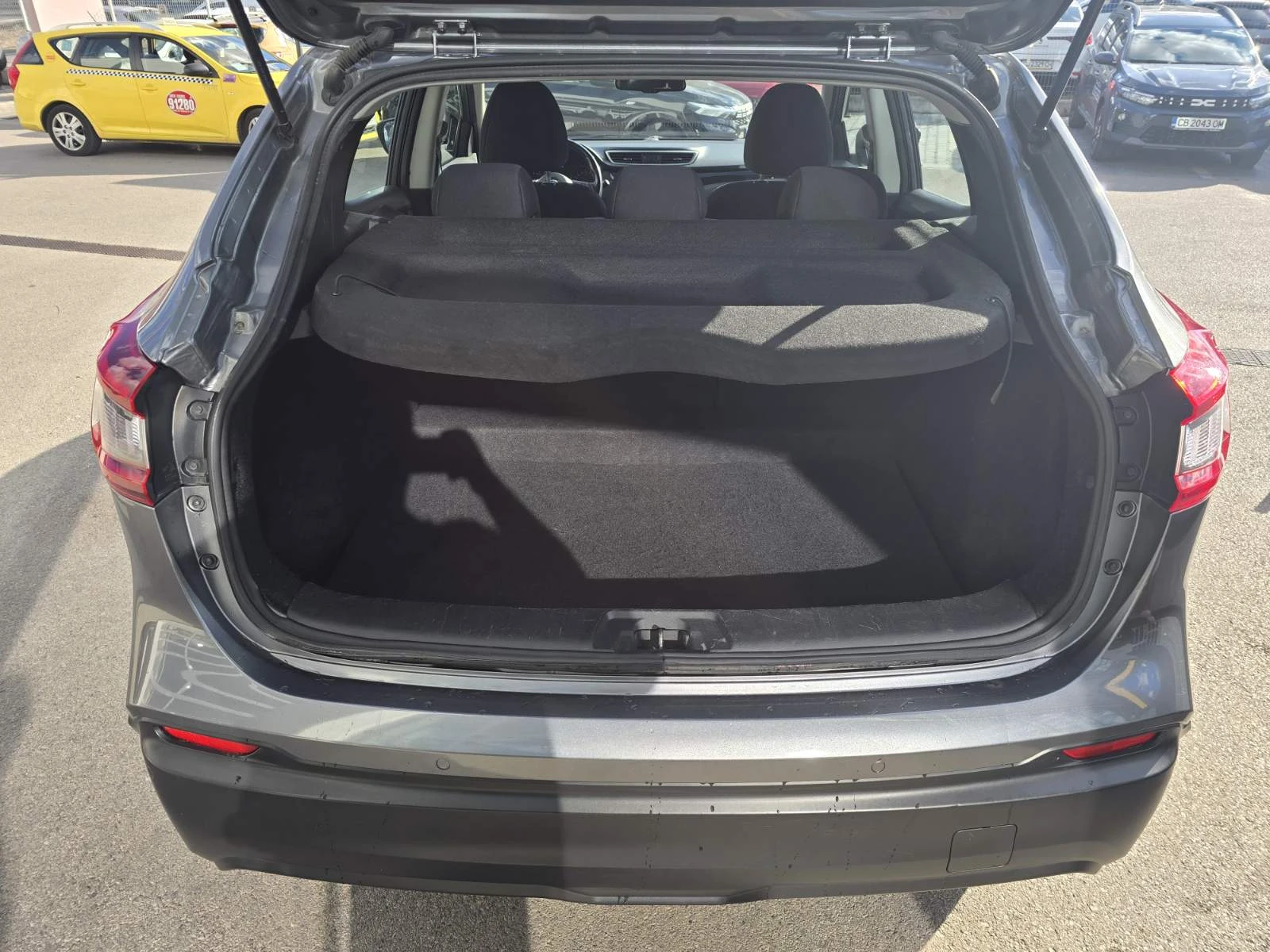 Nissan Qashqai 1.3 TCe 158 �.�. ������ 4x2 Stop & Start EDC | Mobile.bg � ����������� 15
