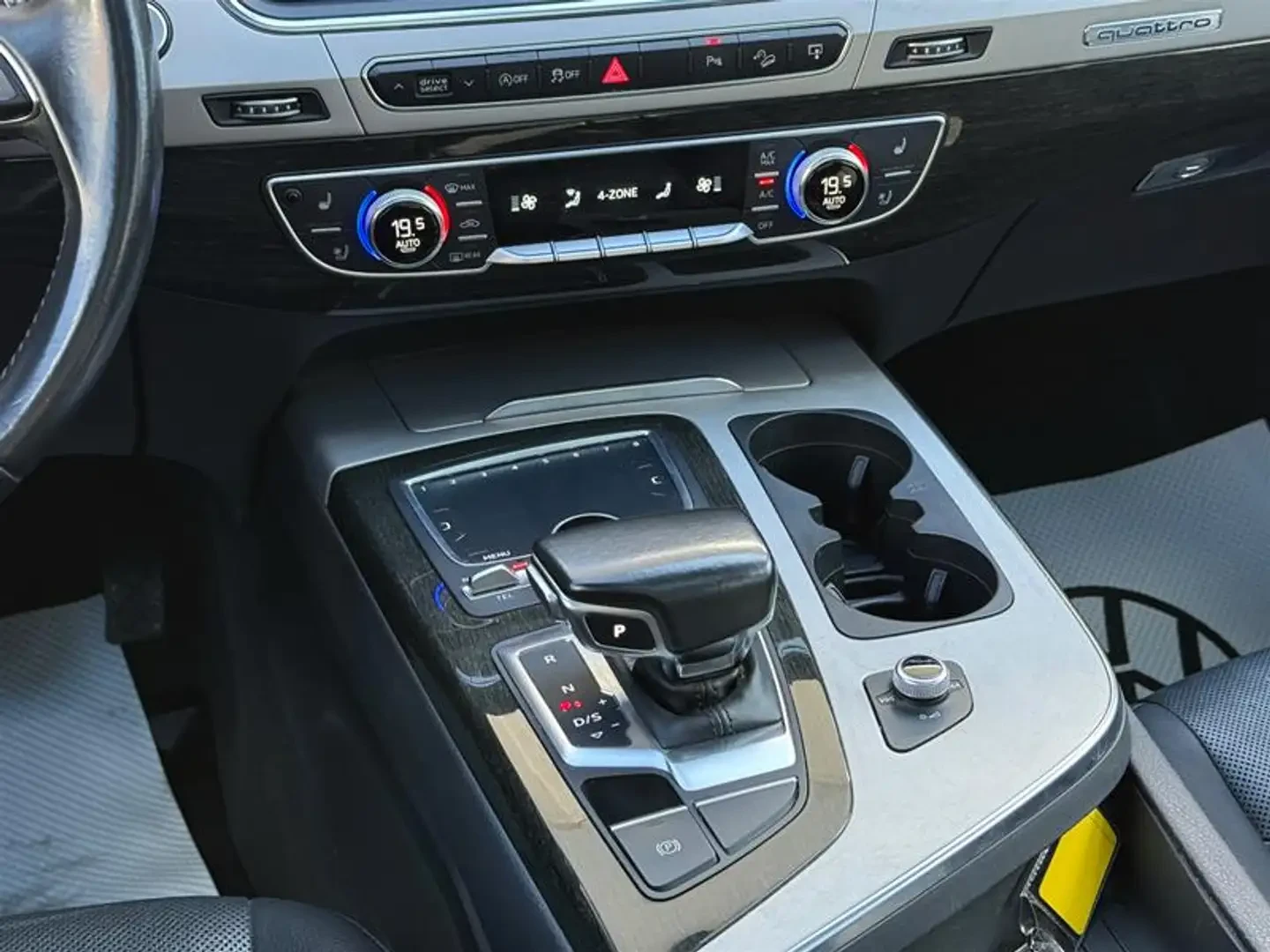 Audi Q7 Дигитално табло/Обдухване/Лизинг, снимка 14 - Автомобили и джипове - 56414123