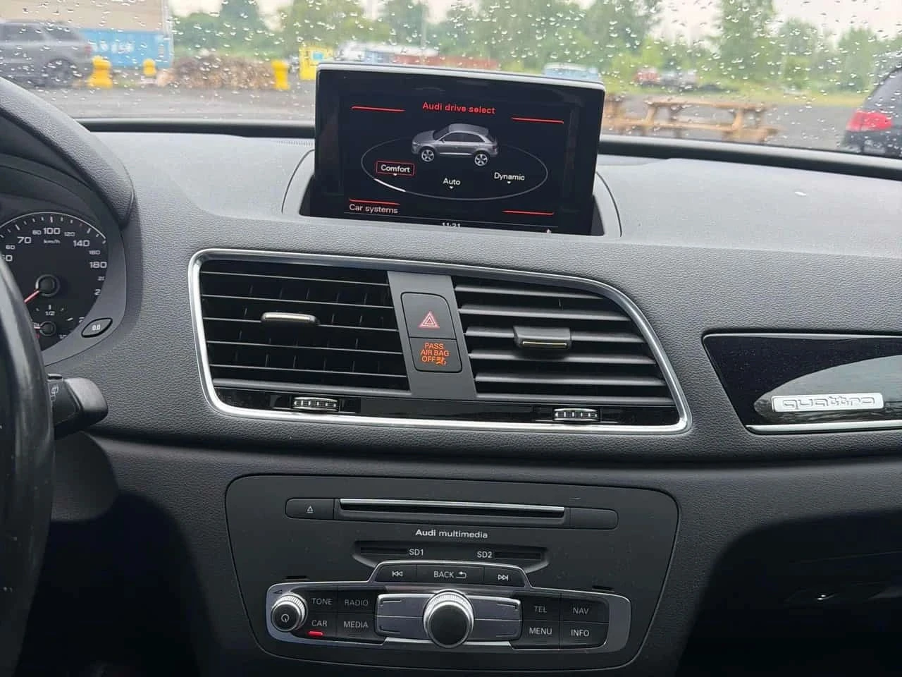 Audi Q3, снимка 9 - Автомобили и джипове - 56687606
