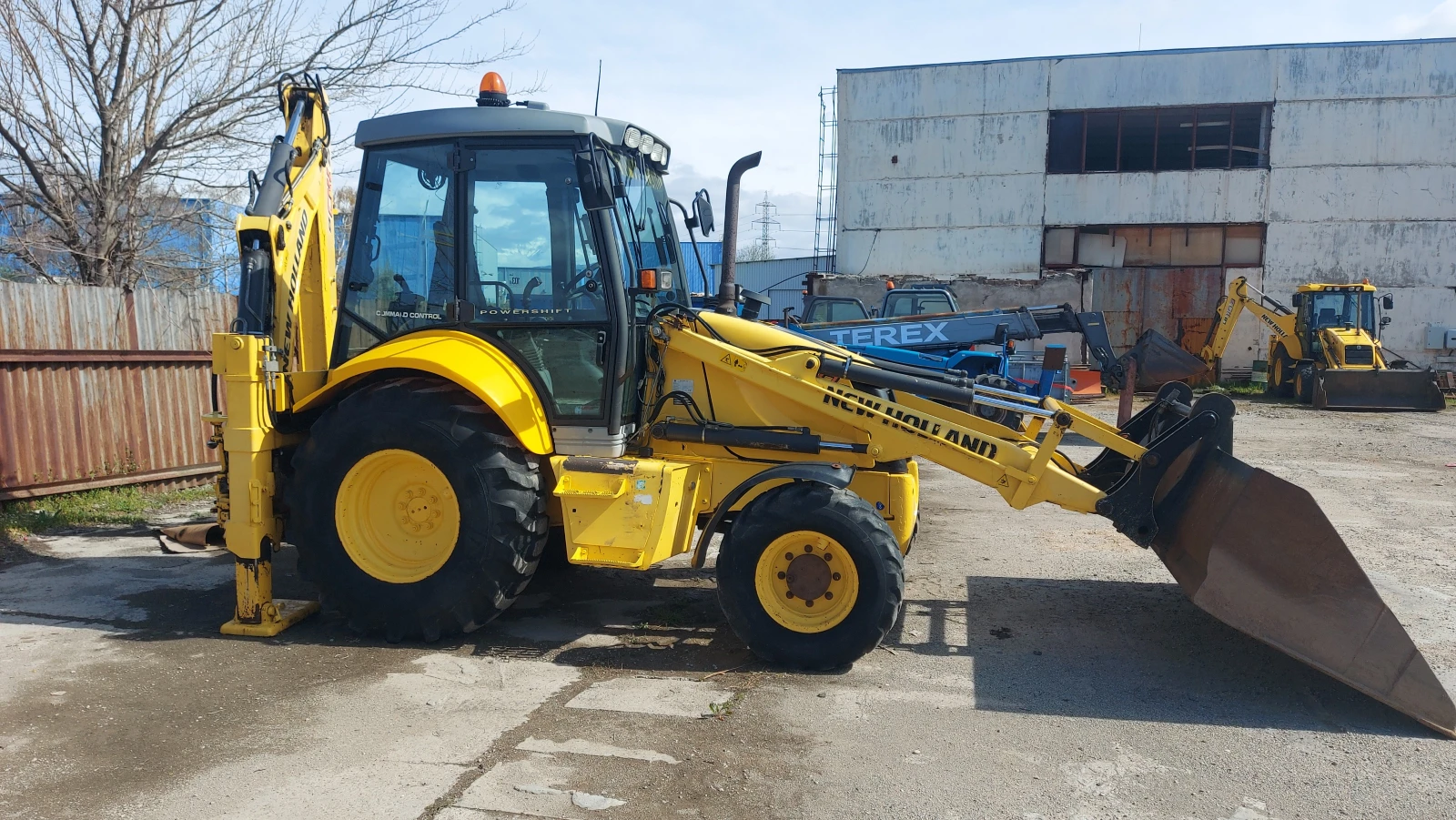 Багер New Holland B110B, снимка 3 - Индустриална техника - 54012958
