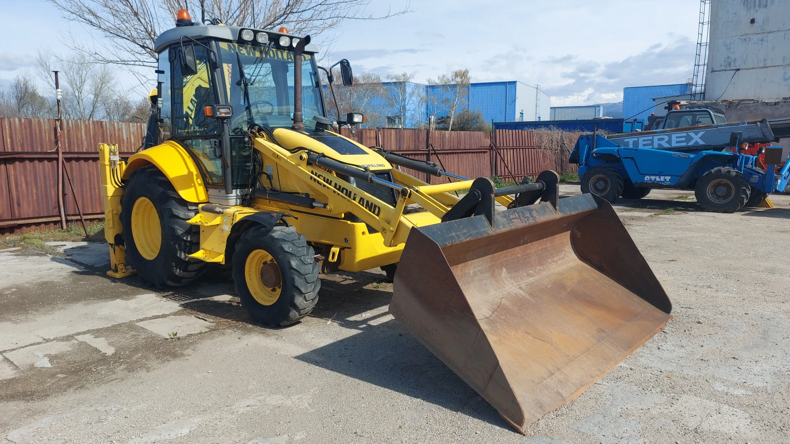 Багер New Holland B110B, снимка 2 - Индустриална техника - 54012958