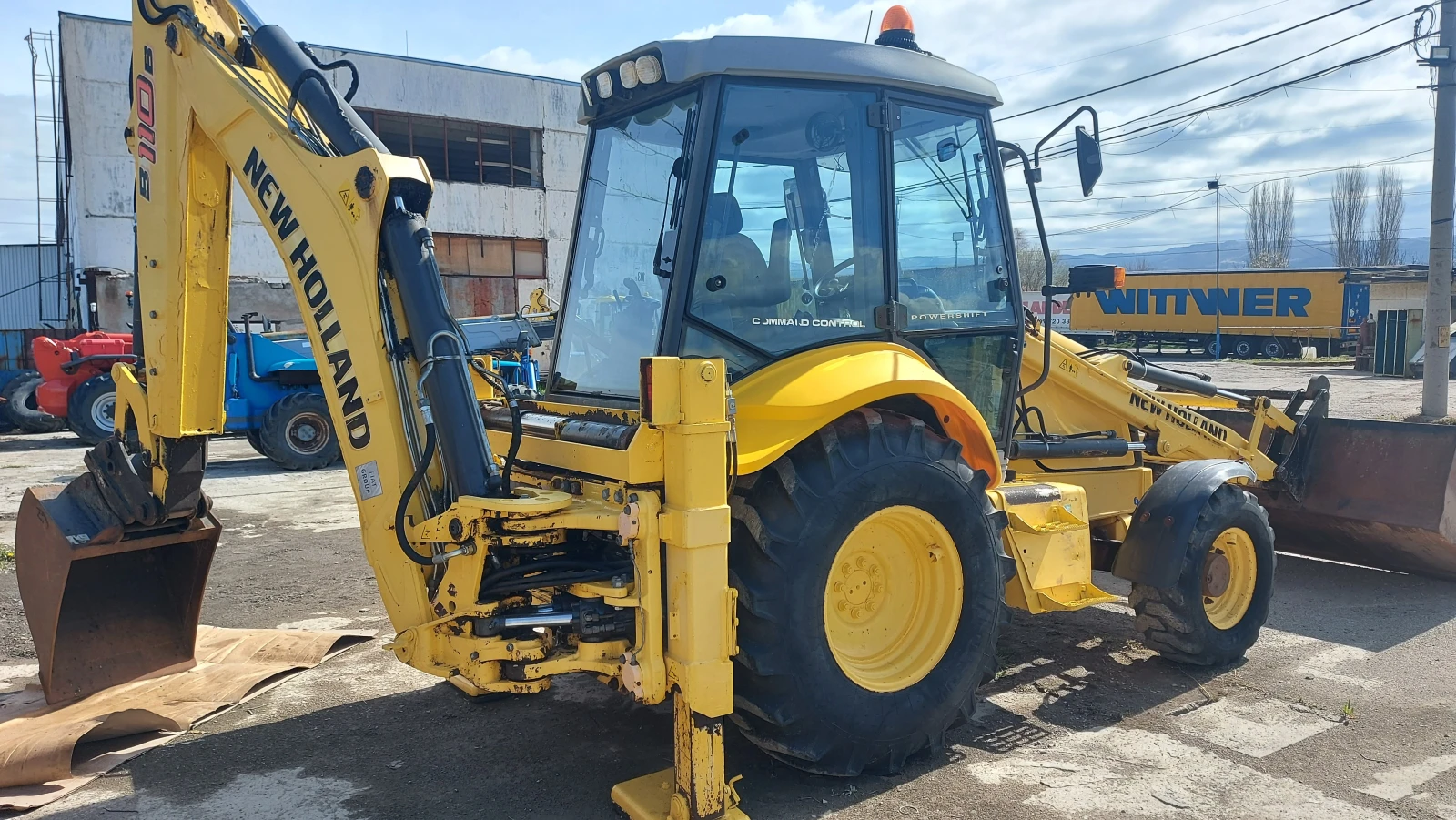 Багер New Holland B110B, снимка 4 - Индустриална техника - 54012958